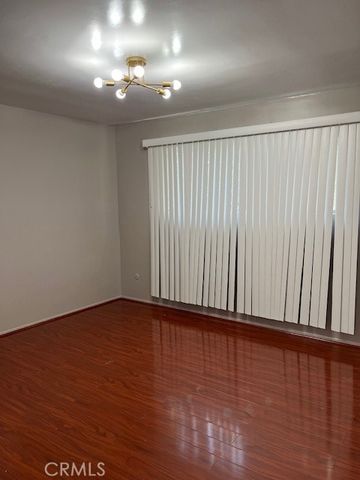 17135 Roscoe Boulevard 1, Northridge, CA 91325