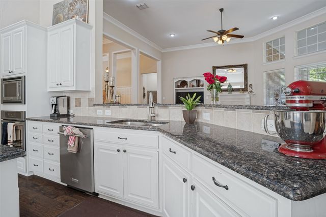 701 Crabapple Way, Mckinney, TX 75072
