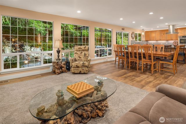27426 208th Avenue SE, Maple Valley, WA 98038