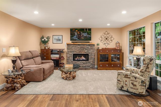 27426 208th Avenue SE, Maple Valley, WA 98038