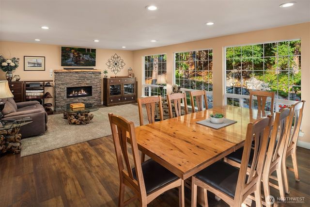 27426 208th Avenue SE, Maple Valley, WA 98038