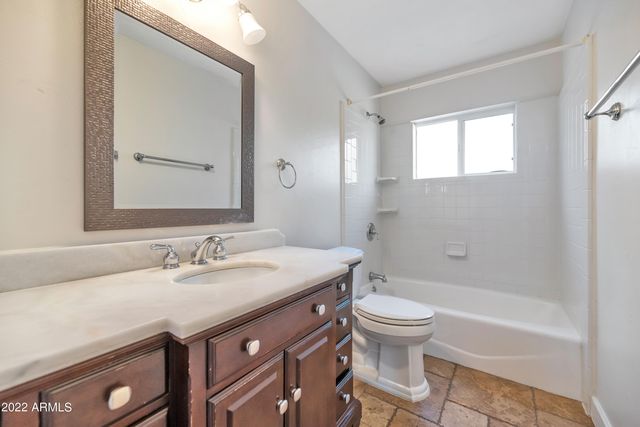 2501 E Highland Avenue, Phoenix, AZ 85016