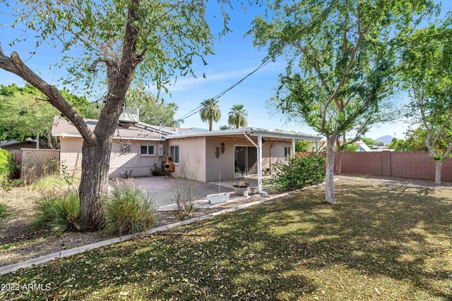 2501 E Highland Avenue, Phoenix, AZ 85016