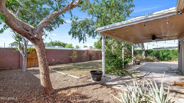2501 E Highland Avenue, Phoenix, AZ 85016