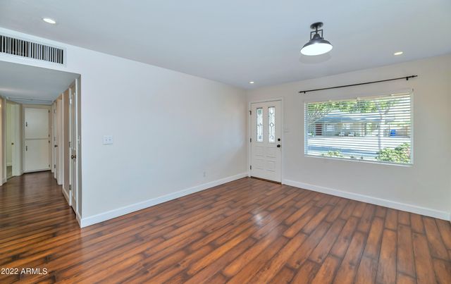 2501 E Highland Avenue, Phoenix, AZ 85016