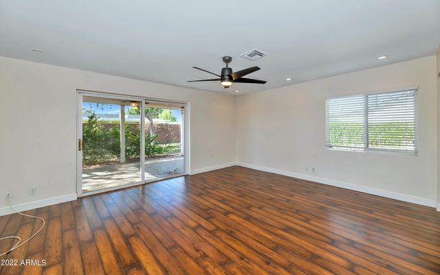 2501 E Highland Avenue, Phoenix, AZ 85016