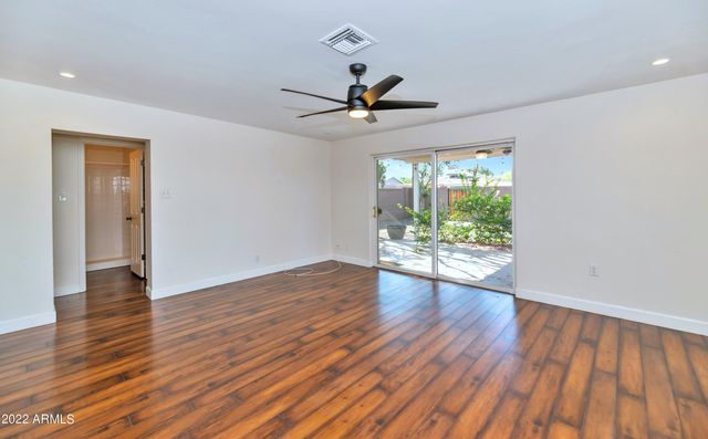 2501 E Highland Avenue, Phoenix, AZ 85016