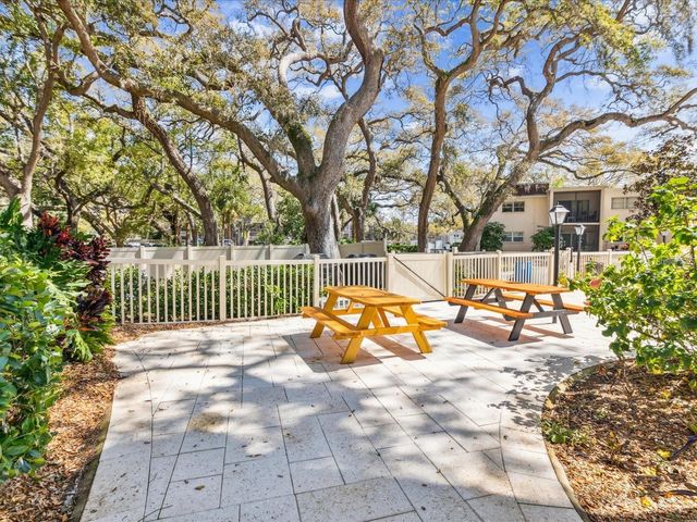 860 VIRGINIA STREET 211, Dunedin, FL 34698