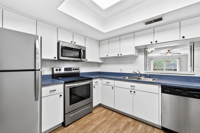 860 VIRGINIA STREET 211, Dunedin, FL 34698