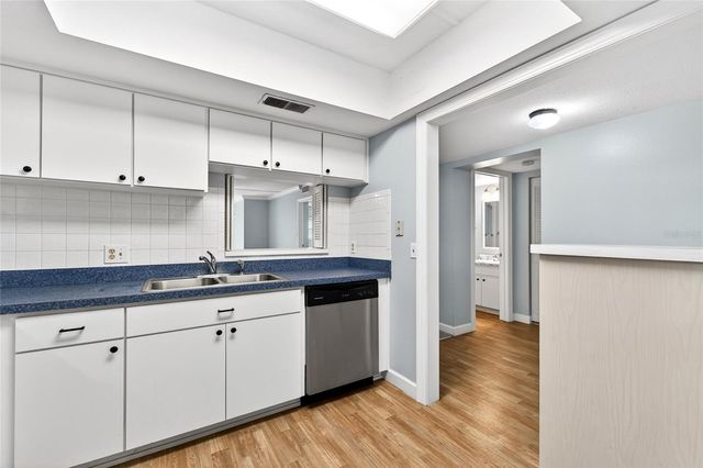 860 VIRGINIA STREET 211, Dunedin, FL 34698