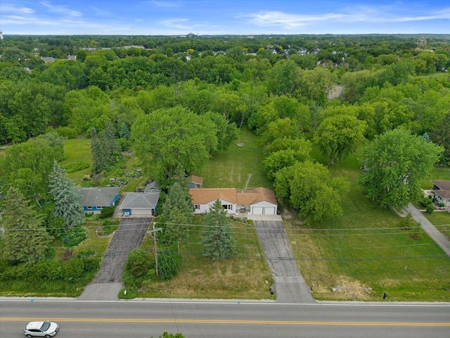 7828 W Puetz ROAD, Franklin, WI 53132