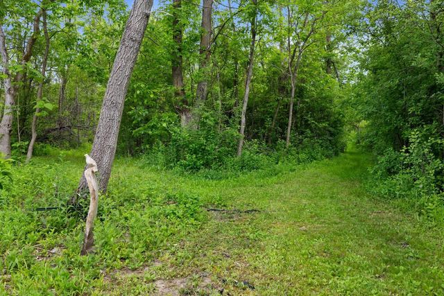 7828 W Puetz ROAD, Franklin, WI 53132