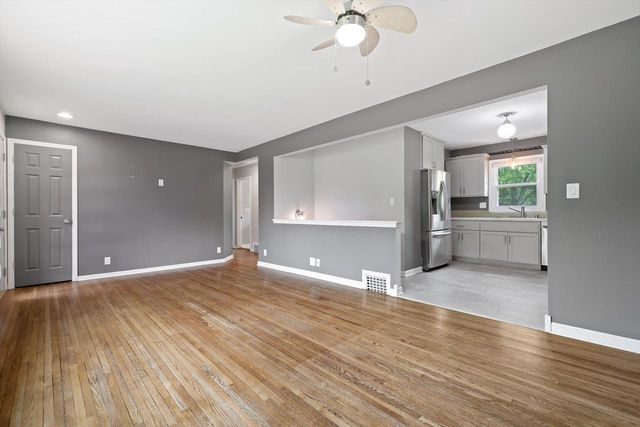 7828 W Puetz ROAD, Franklin, WI 53132