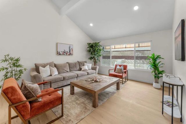 968 Highland Dr, Vista, CA 92083