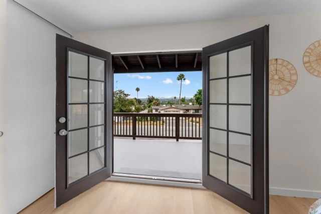 968 Highland Dr, Vista, CA 92083