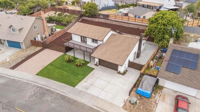 968 Highland Dr, Vista, CA 92083