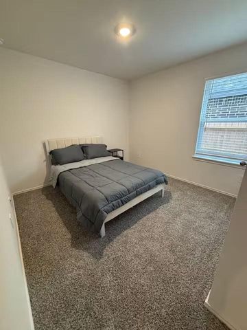 4915 Oakwood Drive, Fresno, TX 77545