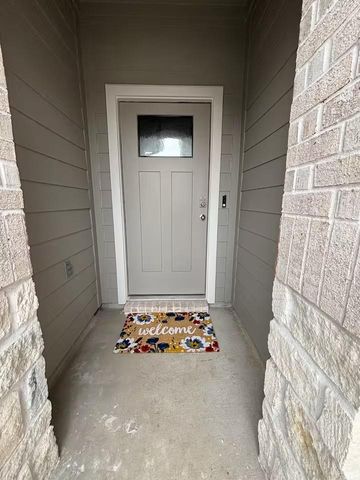 4915 Oakwood Drive, Fresno, TX 77545