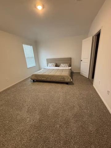 4915 Oakwood Drive, Fresno, TX 77545
