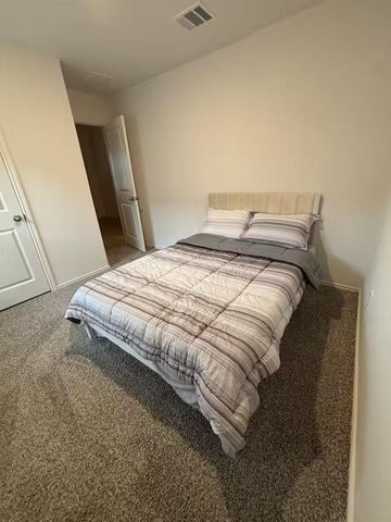 4915 Oakwood Drive, Fresno, TX 77545