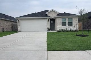 4915 Oakwood Drive, Fresno, TX 77545