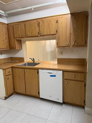 3720 N Pine Island Road 136, Sunrise, FL 33351
