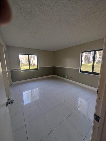 3720 N Pine Island Road 136, Sunrise, FL 33351