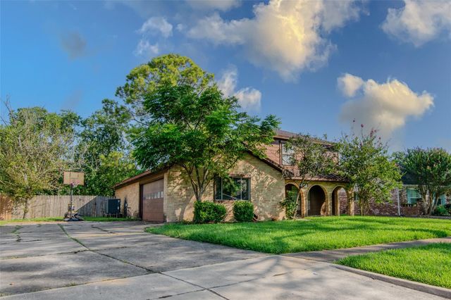 1027 Montour Drive, Houston, TX 77062