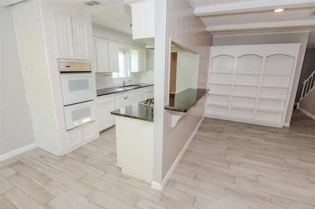 1027 Montour Drive, Houston, TX 77062