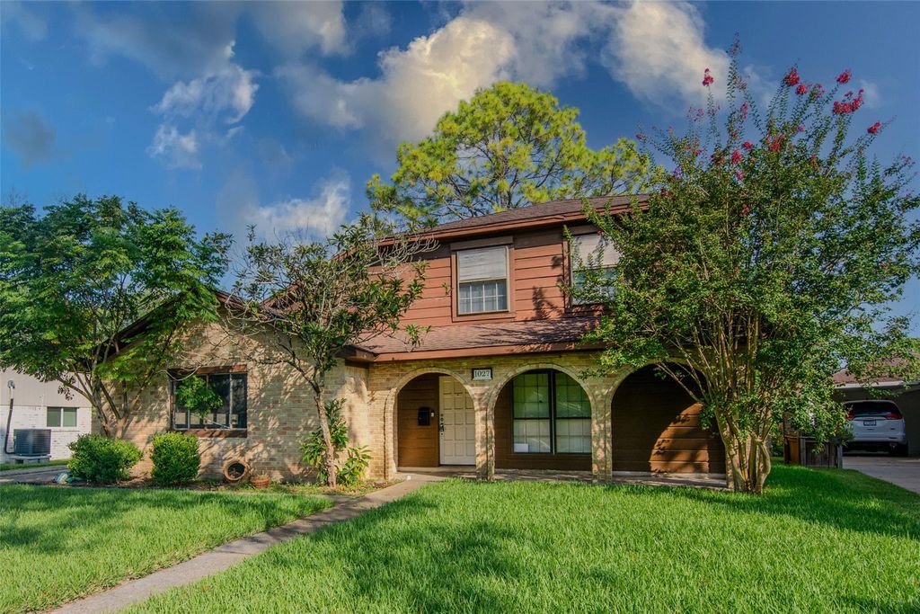 1027 Montour Drive, Houston, TX 77062