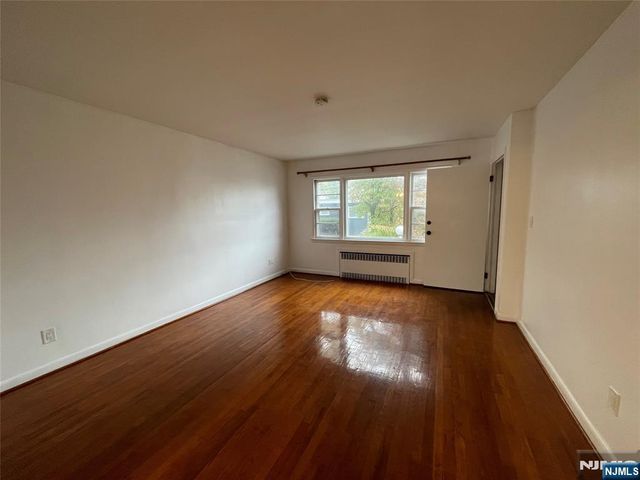 461-463 Boyden Avenue 1, Maplewood, NJ 07040