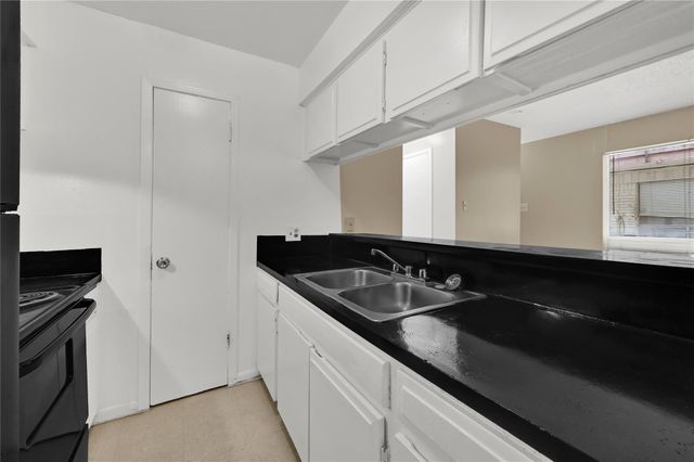 7211 Atwell 20, Houston, TX 77081