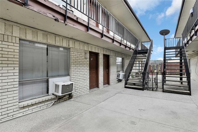 7211 Atwell 20, Houston, TX 77081