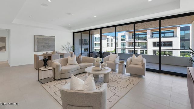 6587 N PALMERAIE Boulevard 2007, Paradise Valley, AZ 85253