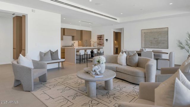 6587 N PALMERAIE Boulevard 2007, Paradise Valley, AZ 85253