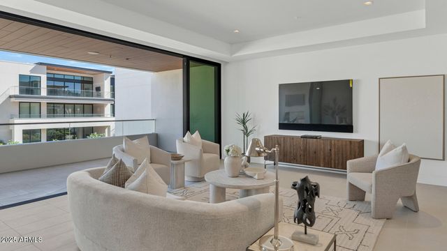 6587 N PALMERAIE Boulevard 2007, Paradise Valley, AZ 85253