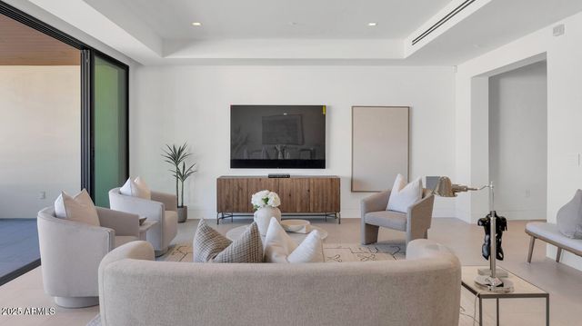 6587 N PALMERAIE Boulevard 2007, Paradise Valley, AZ 85253