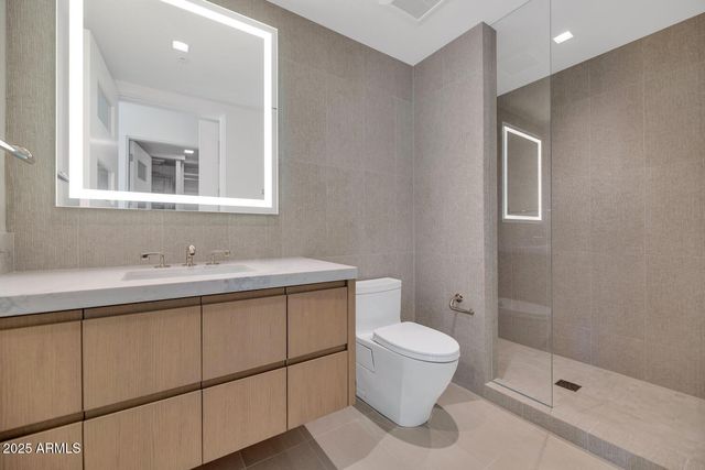 6587 N PALMERAIE Boulevard 2007, Paradise Valley, AZ 85253