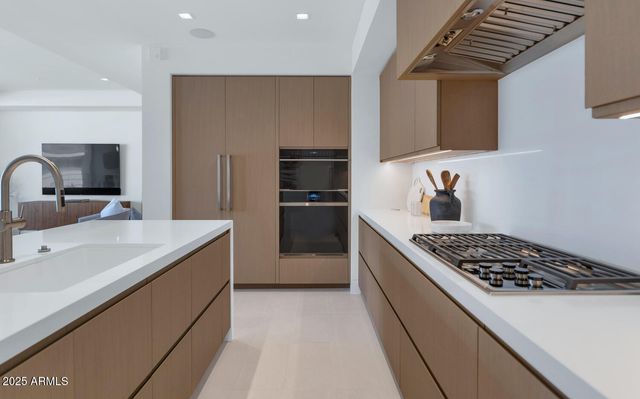 6587 N PALMERAIE Boulevard 2007, Paradise Valley, AZ 85253