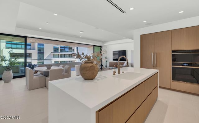 6587 N PALMERAIE Boulevard 2007, Paradise Valley, AZ 85253