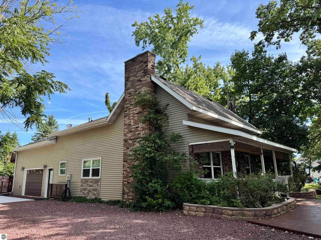 4131 E Rosebush Road, Rosebush, MI 48878