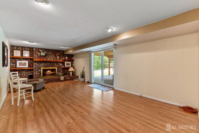 5 Yale Court, East Brunswick, NJ 08816