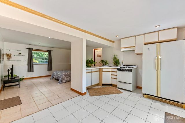5 Yale Court, East Brunswick, NJ 08816