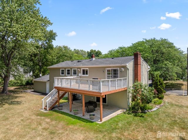 5 Yale Court, East Brunswick, NJ 08816
