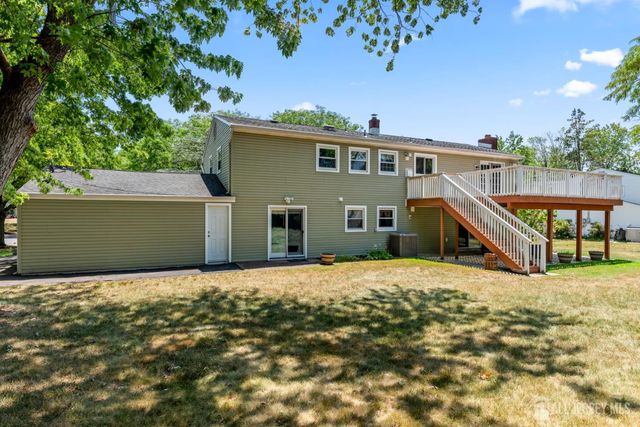 5 Yale Court, East Brunswick, NJ 08816