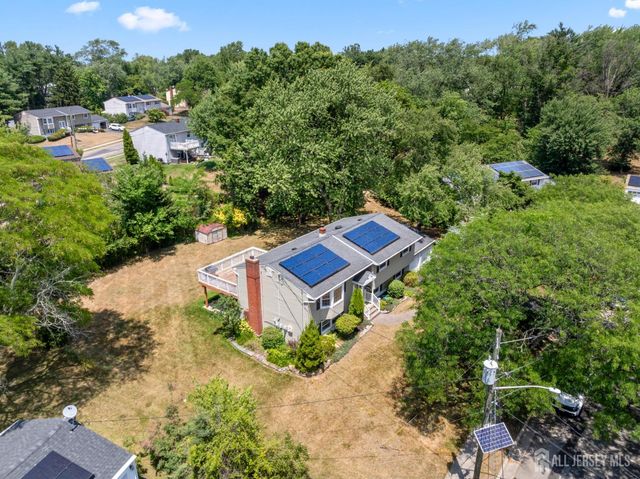 5 Yale Court, East Brunswick, NJ 08816