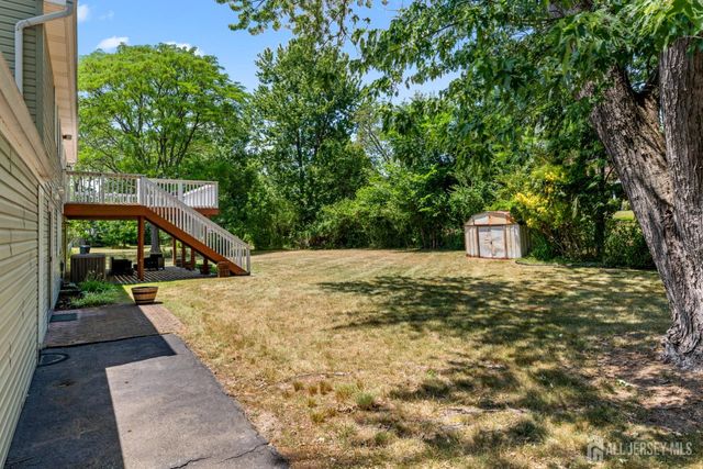 5 Yale Court, East Brunswick, NJ 08816
