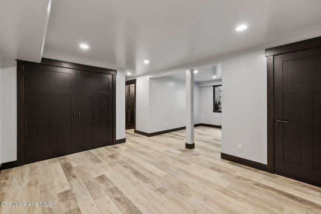 2721 W Seasons RD, Athol, ID 83801