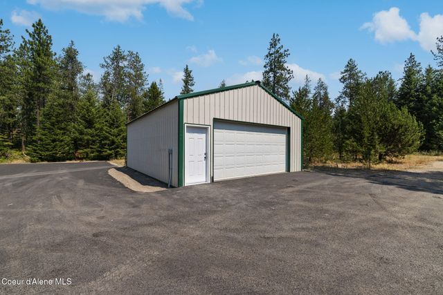2721 W Seasons RD, Athol, ID 83801