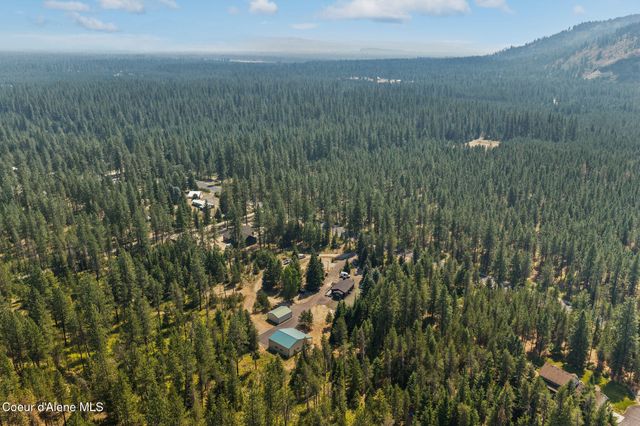 2721 W Seasons RD, Athol, ID 83801